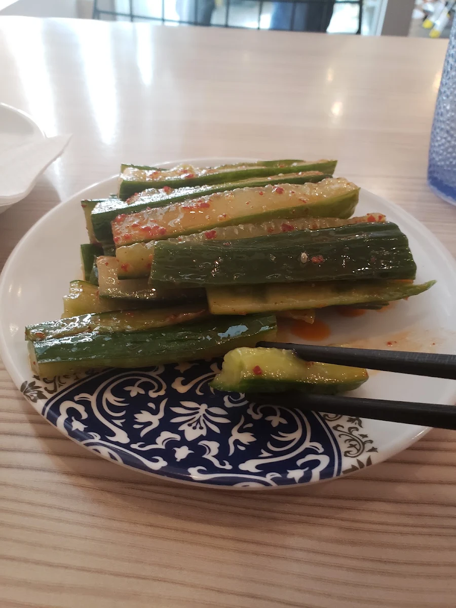 h - concombre aigre et piqant hot & sour cucumber salad 酸辣凉拌黄瓜沙拉